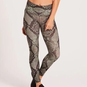 NWT Niyama Sol Python Leggings - Army Green, Olive, Jade - Size XL